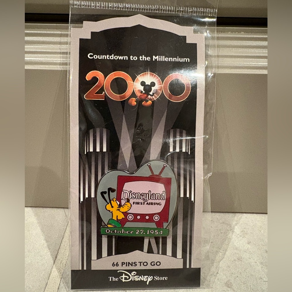 NWT• Disney “Countdown To The Millennium” Pluto/ Disneyland Collectible Pin